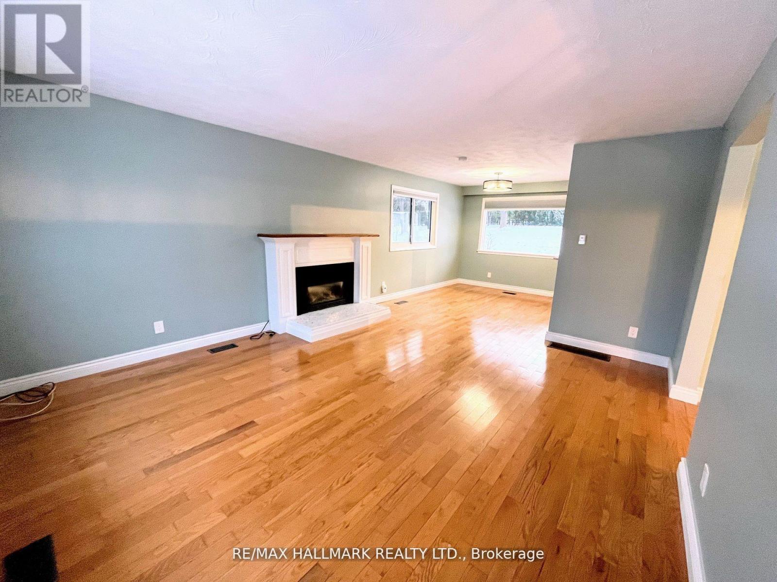 Photo 9 of 587 Spillsbury Drive, Peterborough West ON