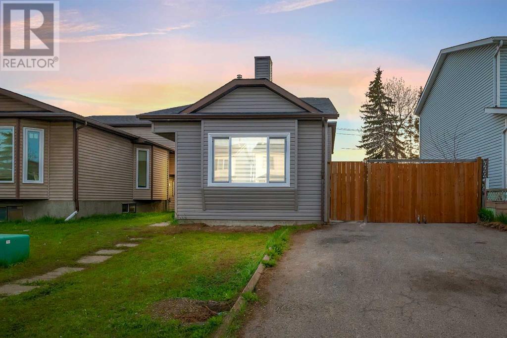 81 Falmere Way NE, Calgary, Alberta