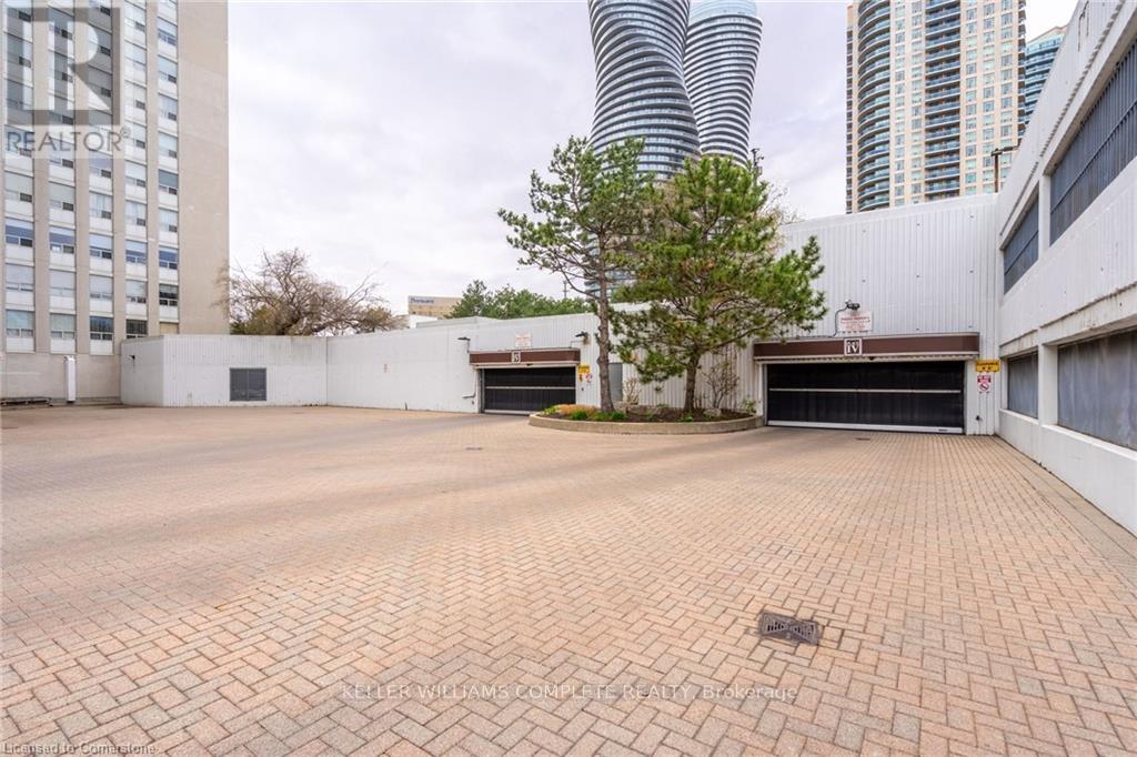 Photo 40 of 2302 3650 Kaneff Crescent, Mississauga ON