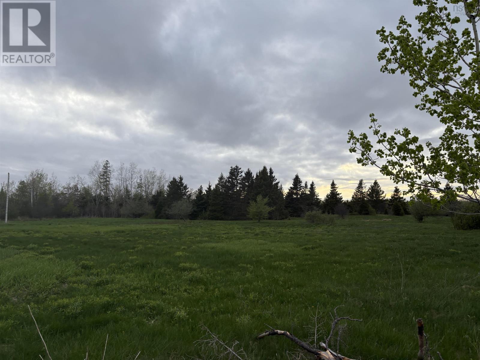 Property 4 of 10 of Lot 725 Limerock Road