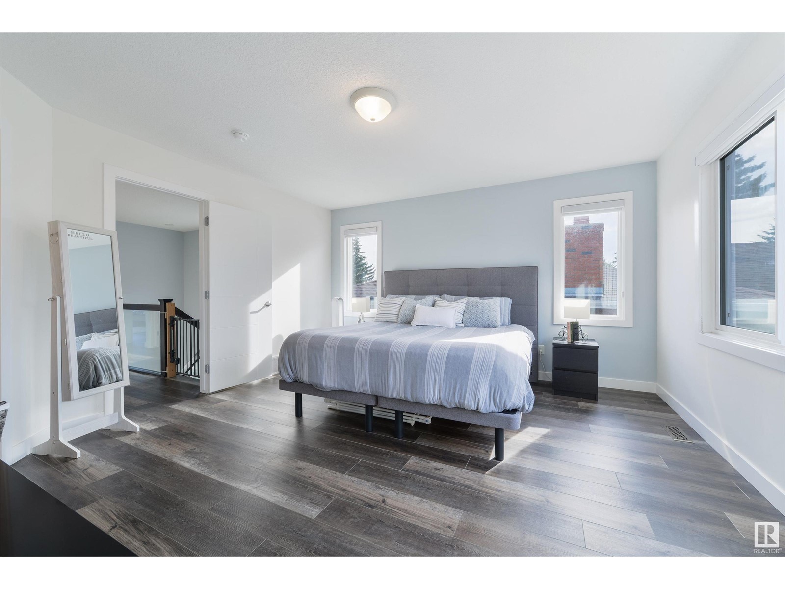 11511 24 AV NW, Edmonton