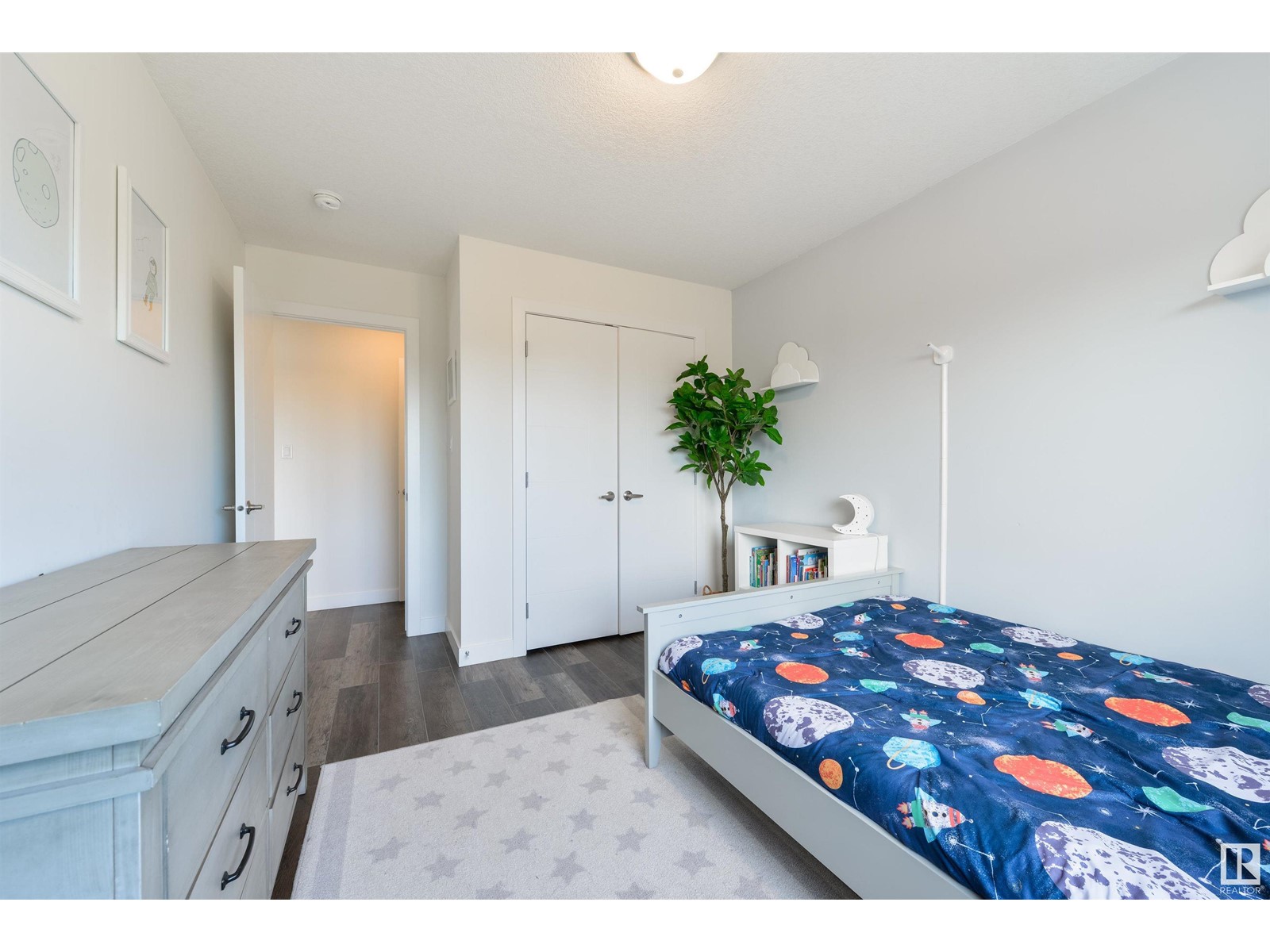 11511 24 AV NW, Edmonton