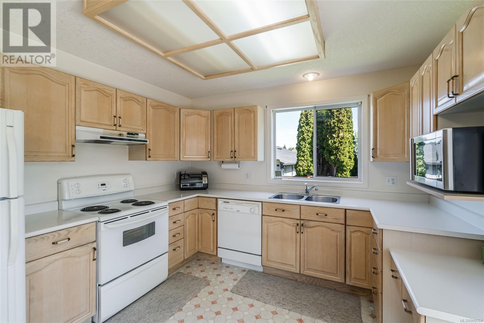 545 Dalmatian Dr, Parksville real estate listing 999764