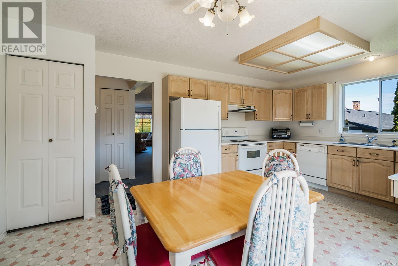 545 Dalmatian Dr, Parksville real estate listing 999764