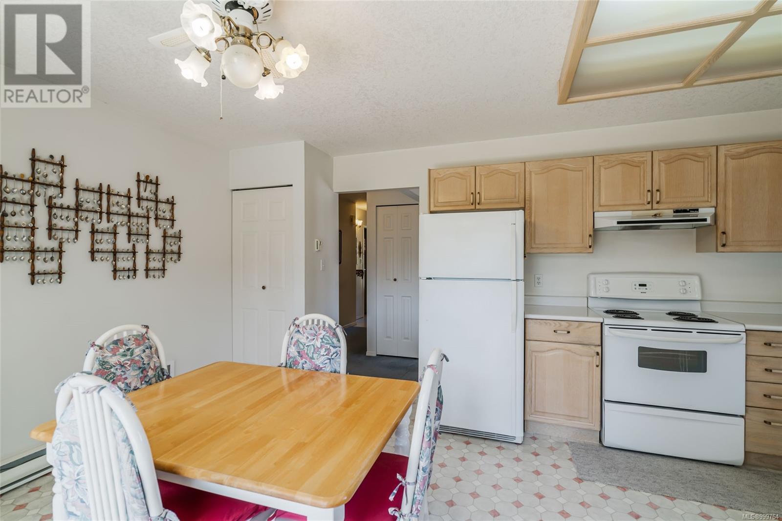 545 Dalmatian Dr, Parksville real estate listing 999764