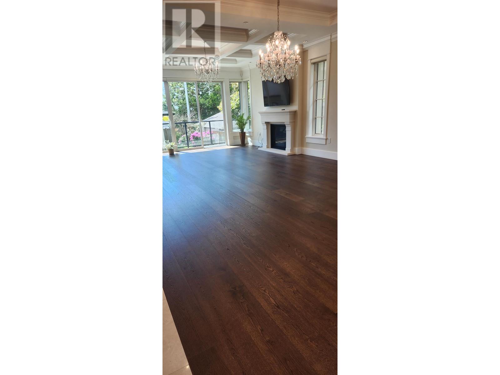 Photo 4 of 1260 Kings Avenue, West Vancouver BC