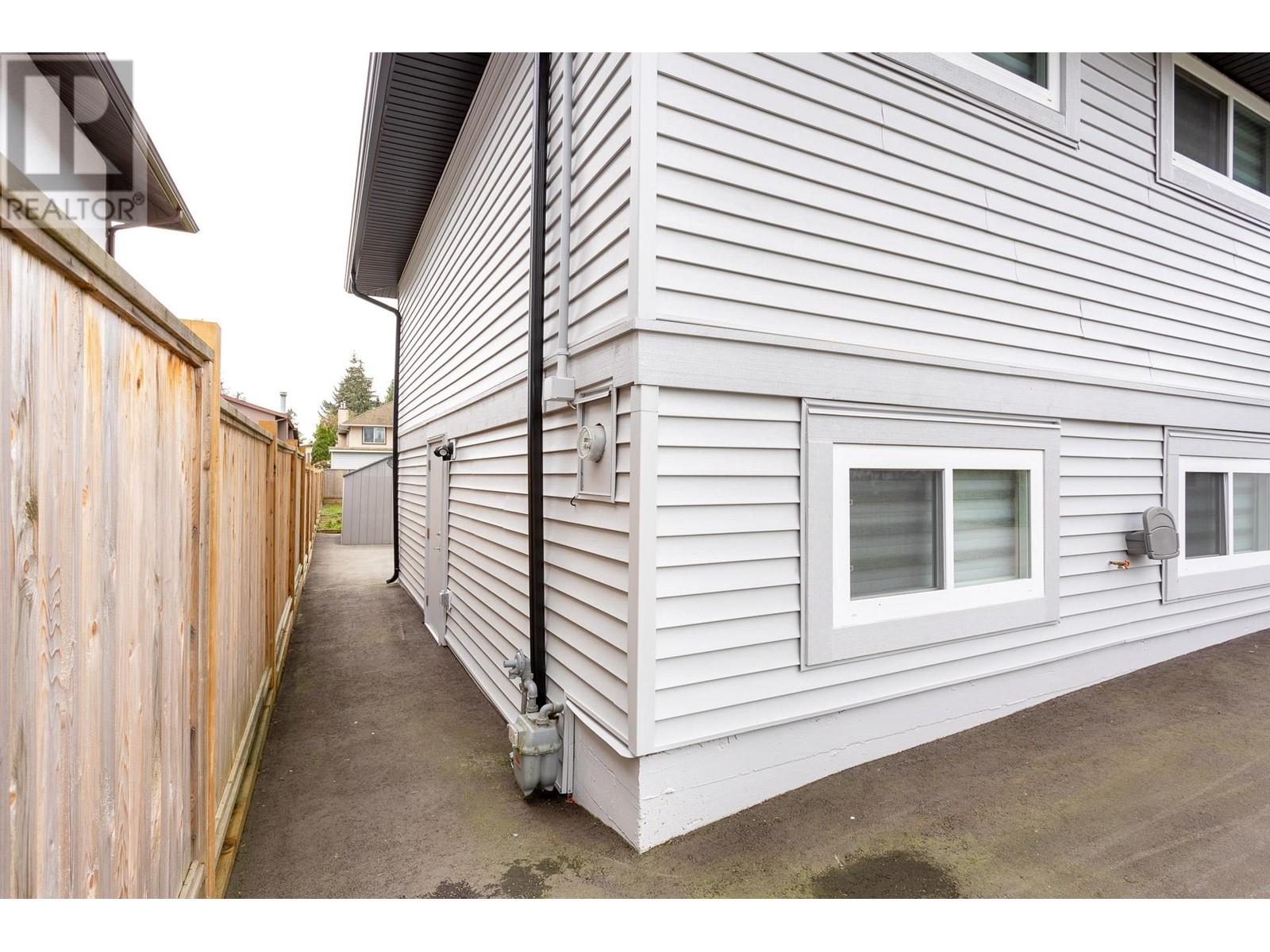 Photo 39 of 1624 Coquitlam Avenue, Port Coquitlam BC