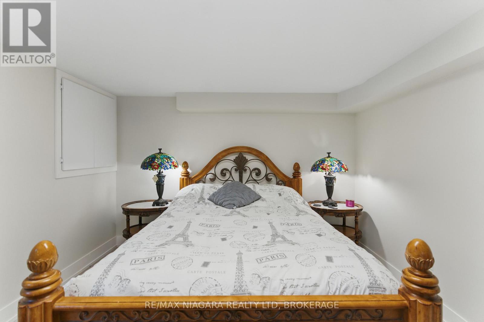 Photo 33 of 84 Regent Drive, St Catharines ON