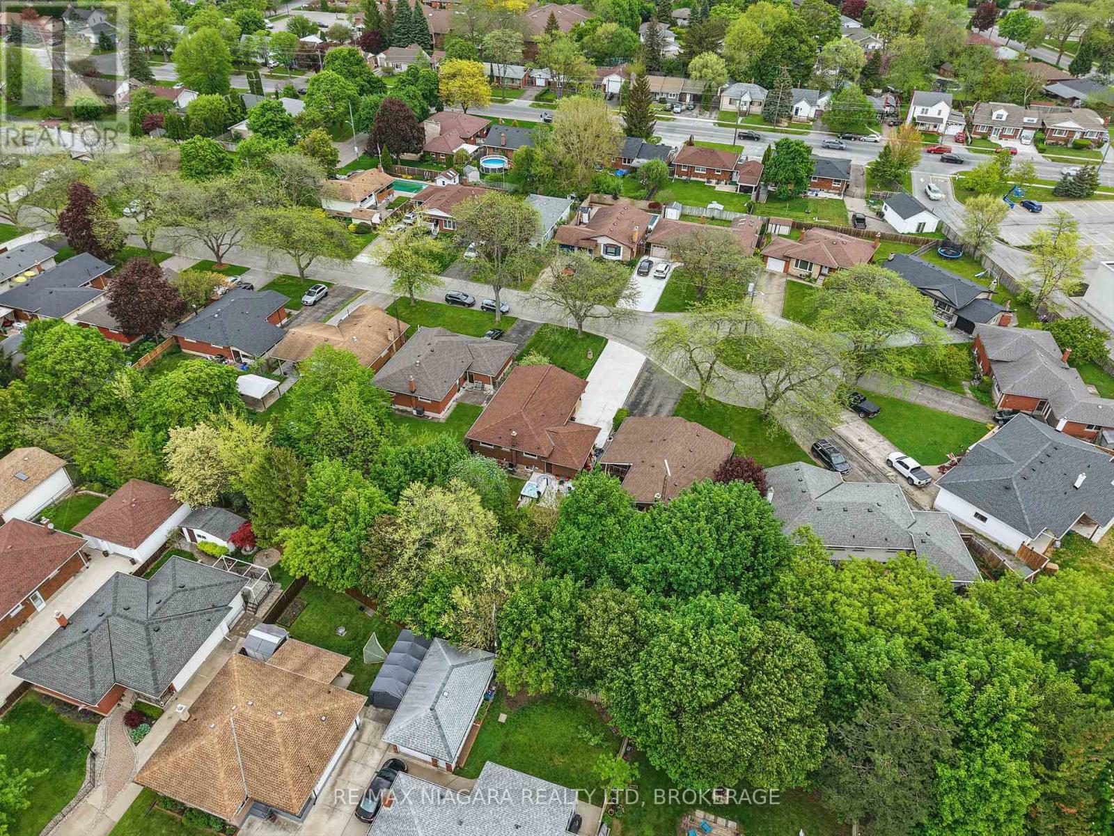 Photo 37 of 84 Regent Drive, St Catharines ON