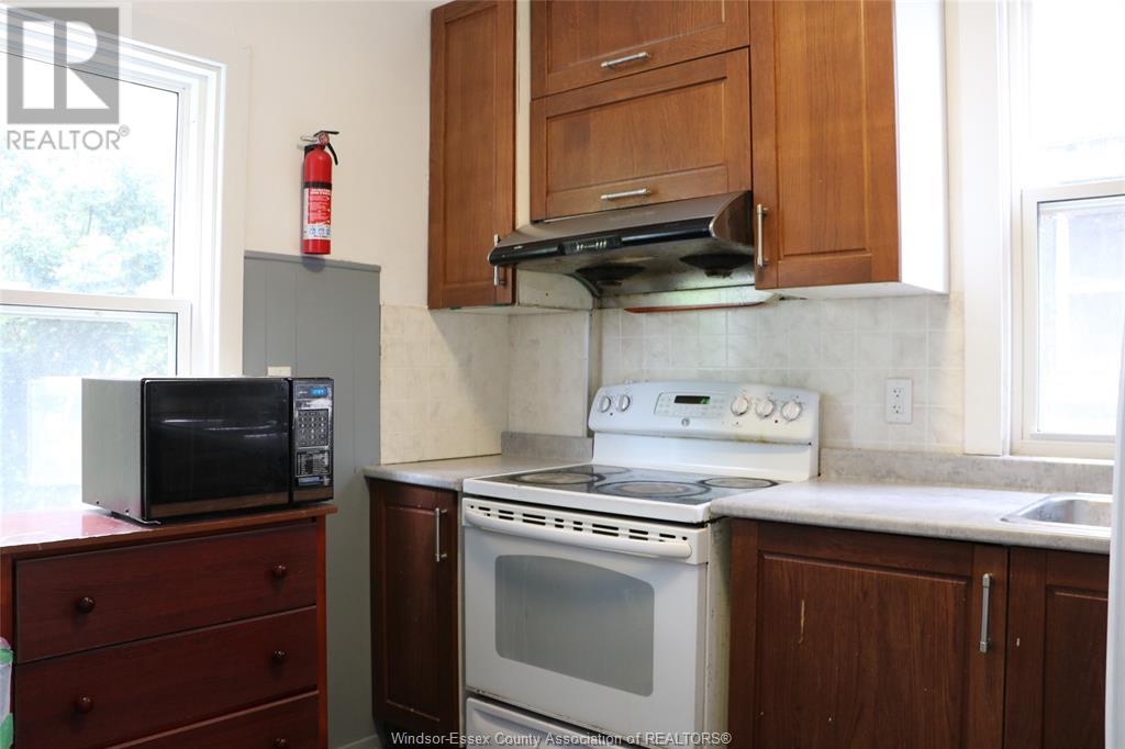 Photo 13 of 359 Randolph, Windsor ON