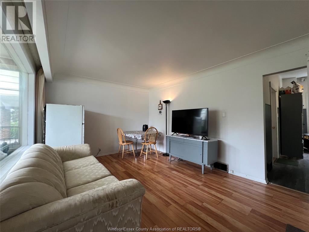 Photo 7 of 359 Randolph, Windsor ON