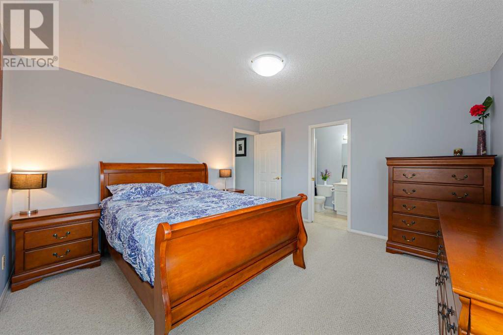 Single Family House for Sale in  Taravista Gardens NE Taradale Calgary 