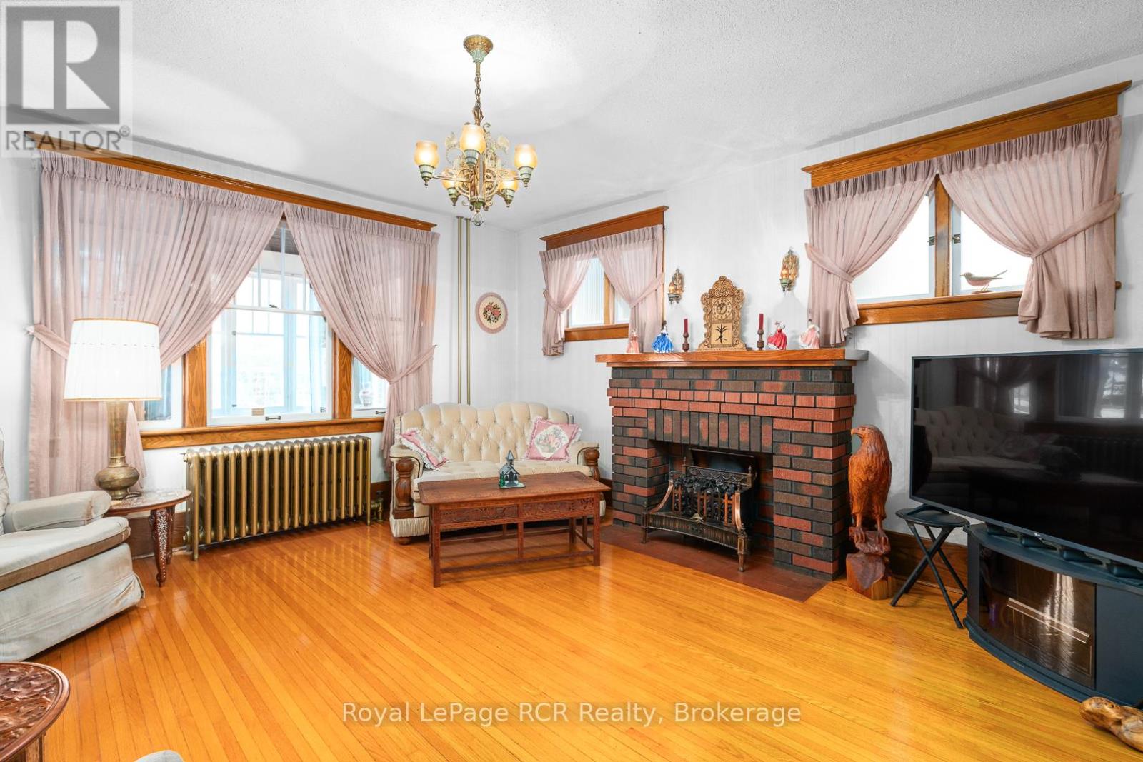 Photo 12 of 57 Elora Street N, Minto ON