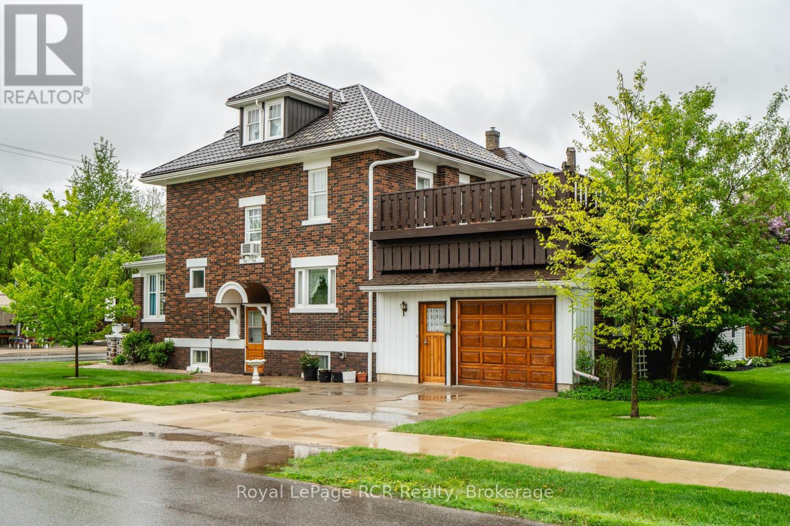 Photo 4 of 57 Elora Street N, Minto ON