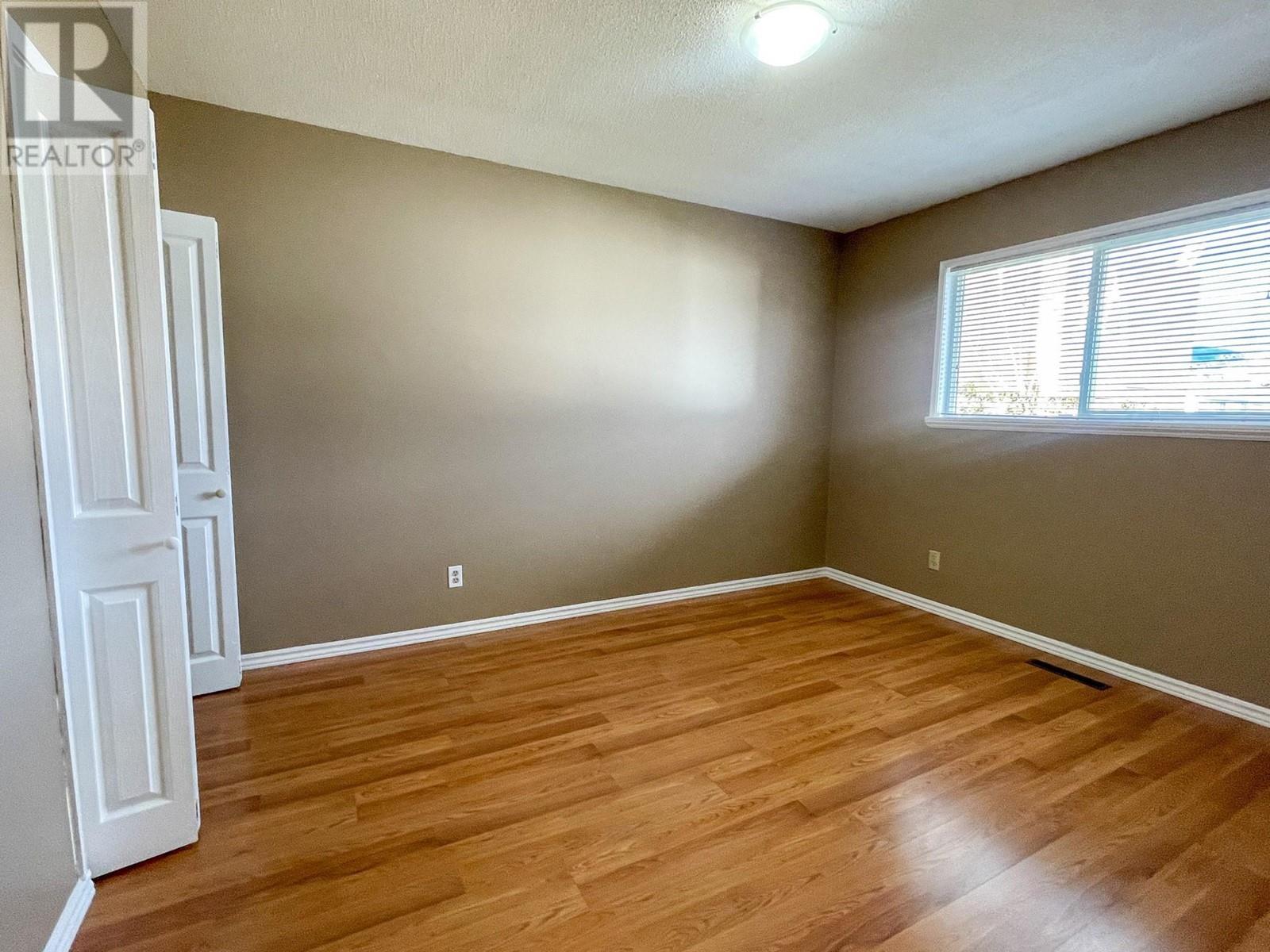 Photo 13 of 958 Stockwell Avenue, Kelowna BC
