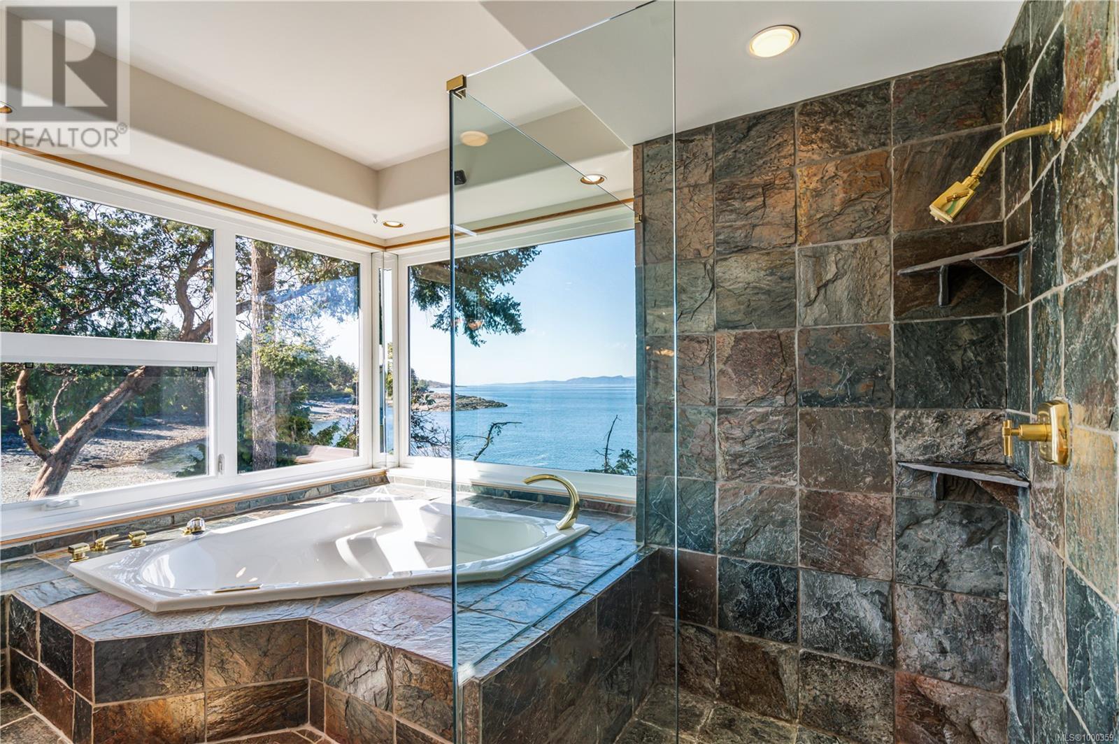 1555 Seacrest Rd, Nanoose Bay