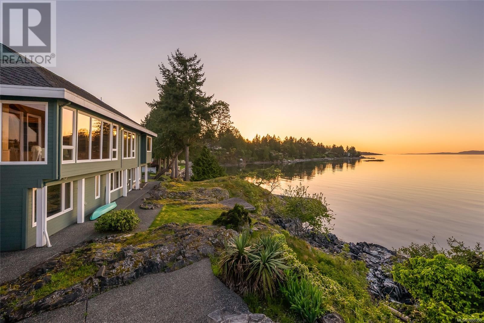 1555 Seacrest Rd, Nanoose Bay