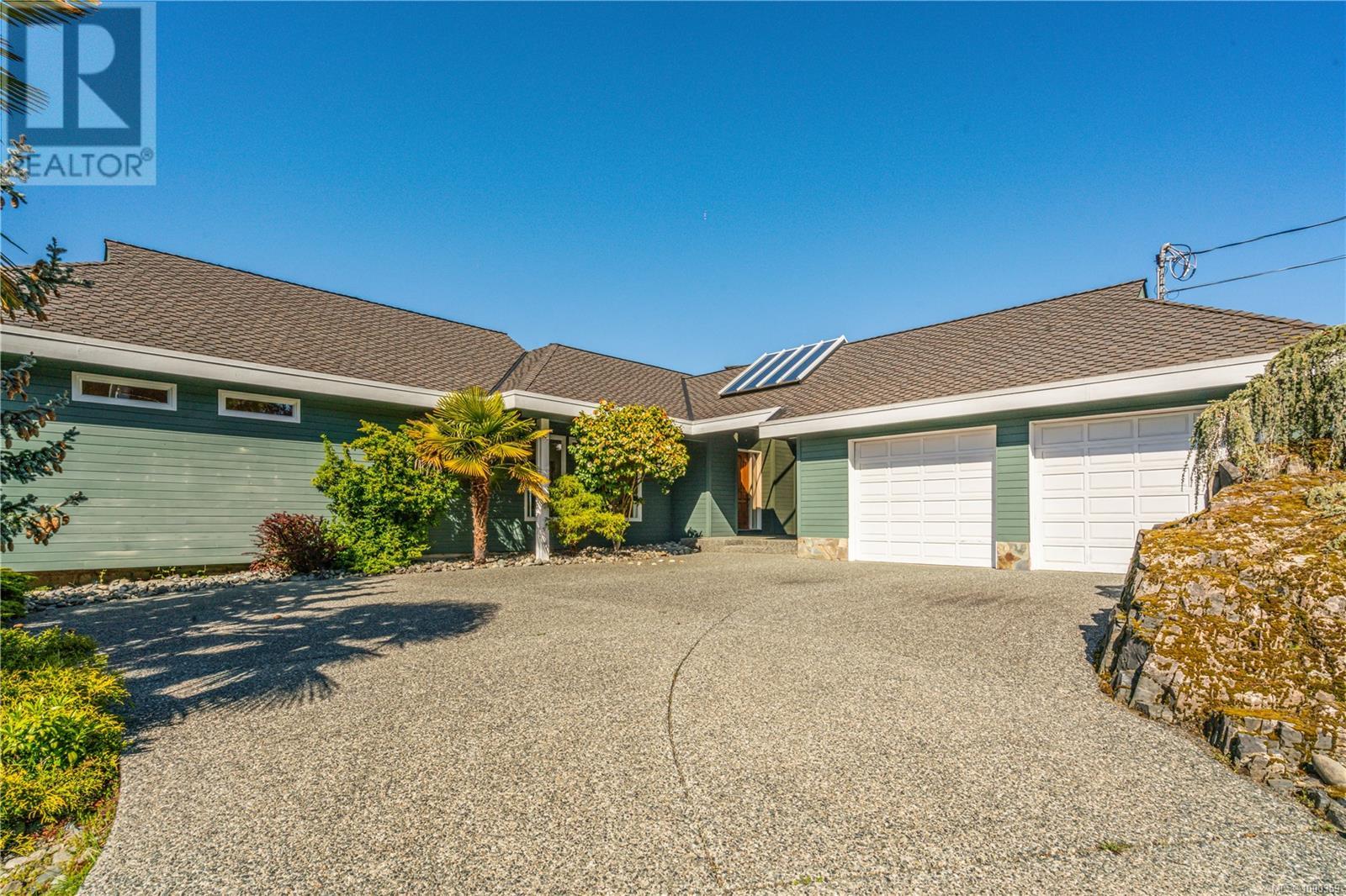 1555 Seacrest Rd, Nanoose Bay