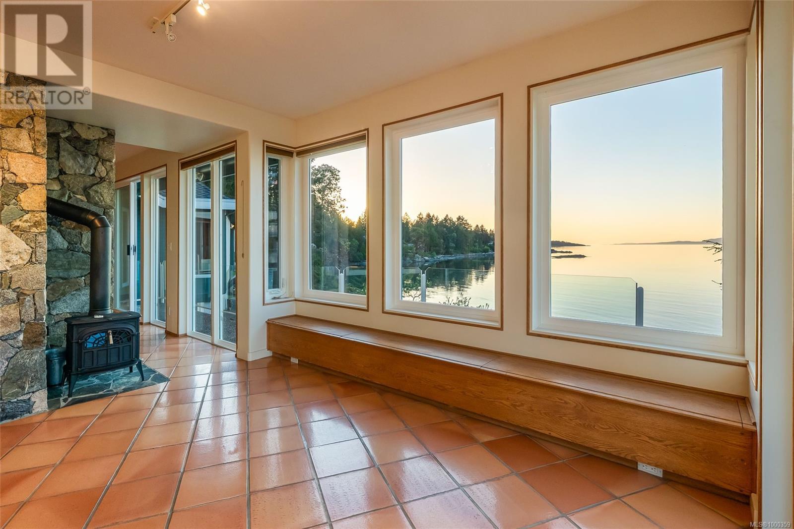 1555 Seacrest Rd, Nanoose Bay