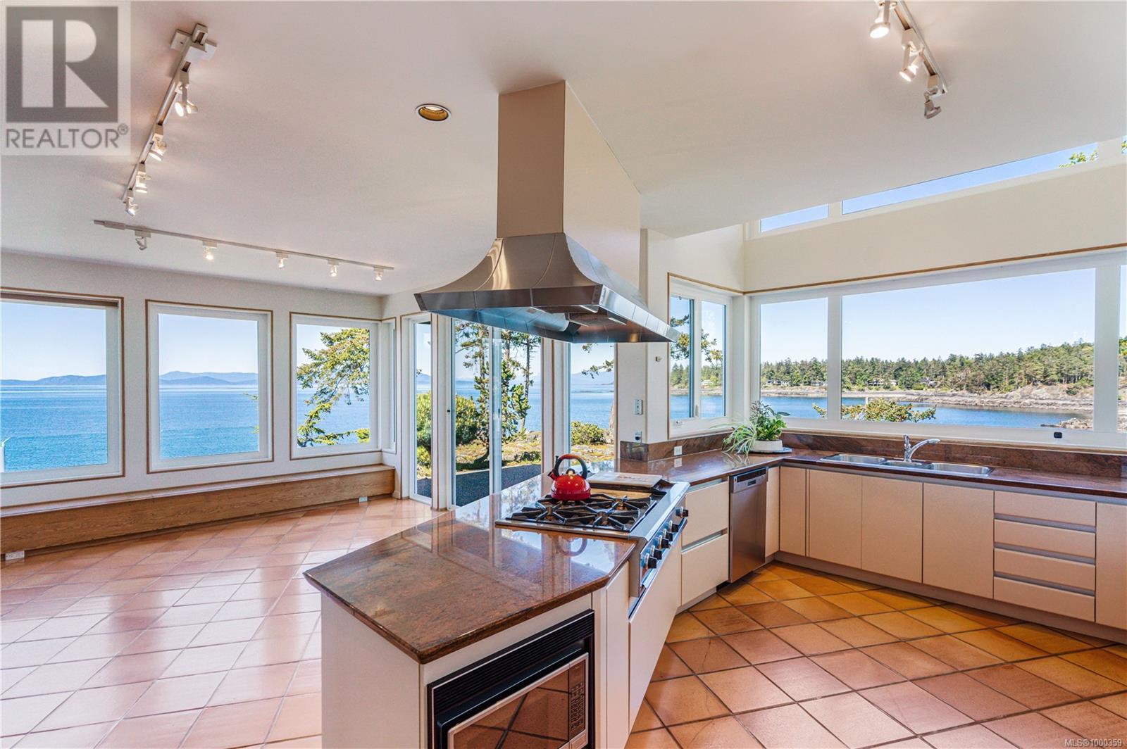 1555 Seacrest Rd, Nanoose Bay