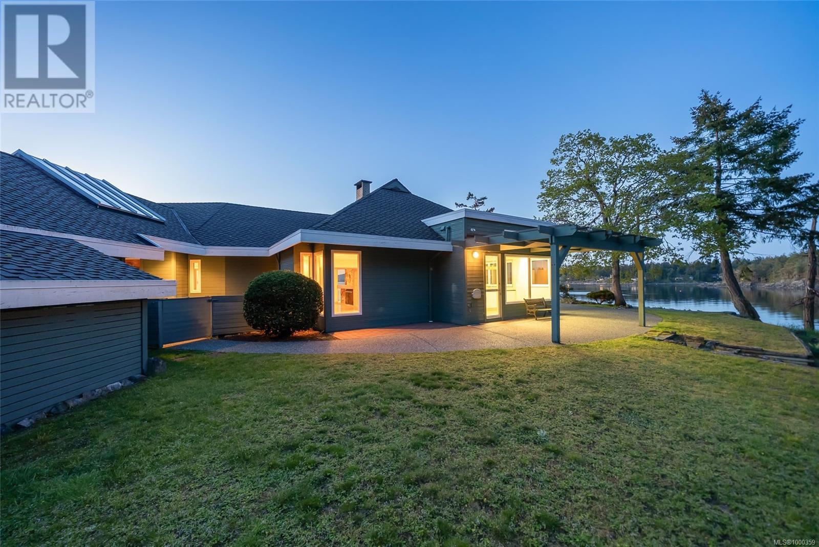 1555 Seacrest Rd, Nanoose Bay
