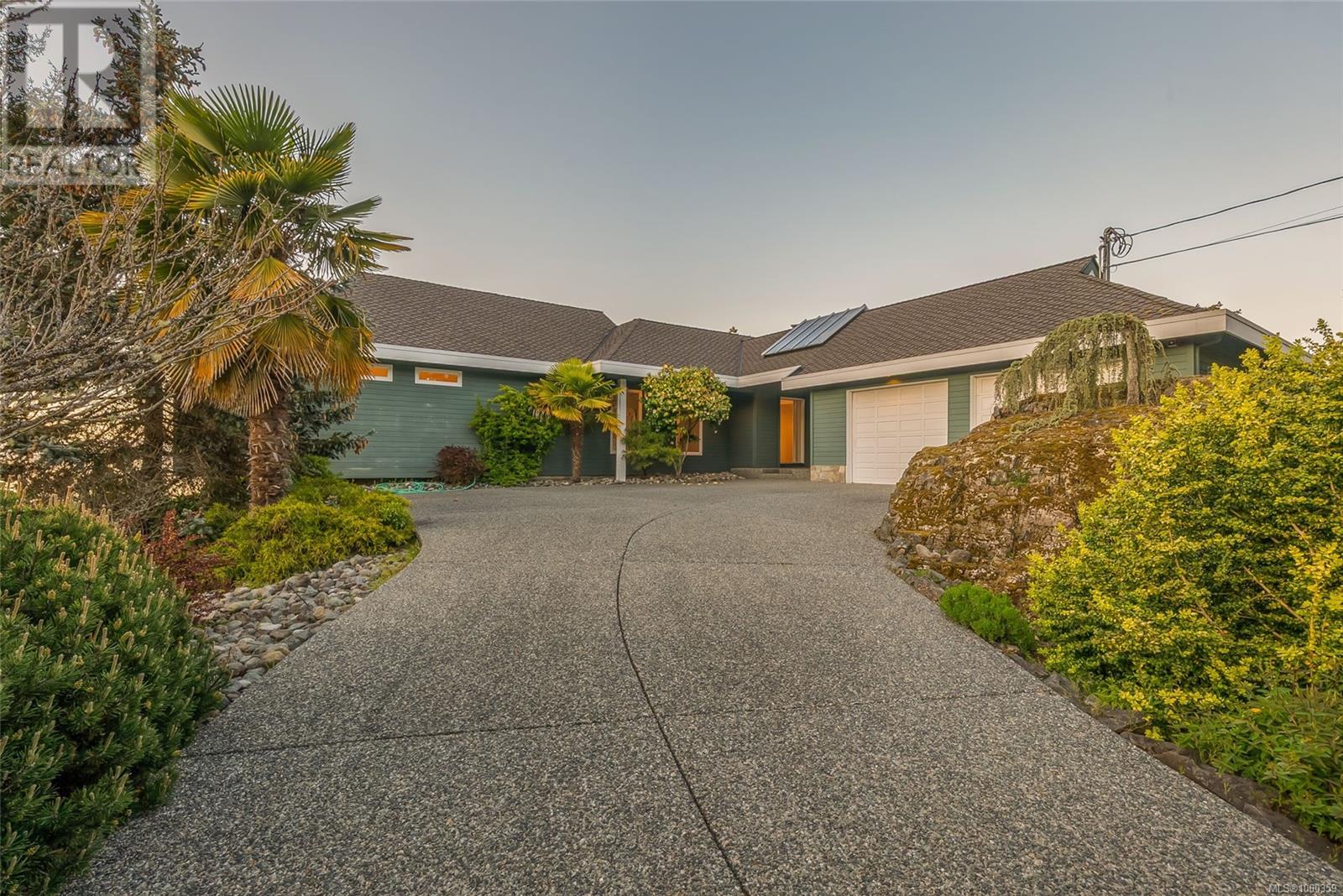 1555 Seacrest Rd, Nanoose Bay