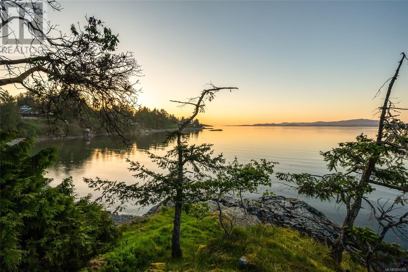 1555 Seacrest Rd, Nanoose Bay