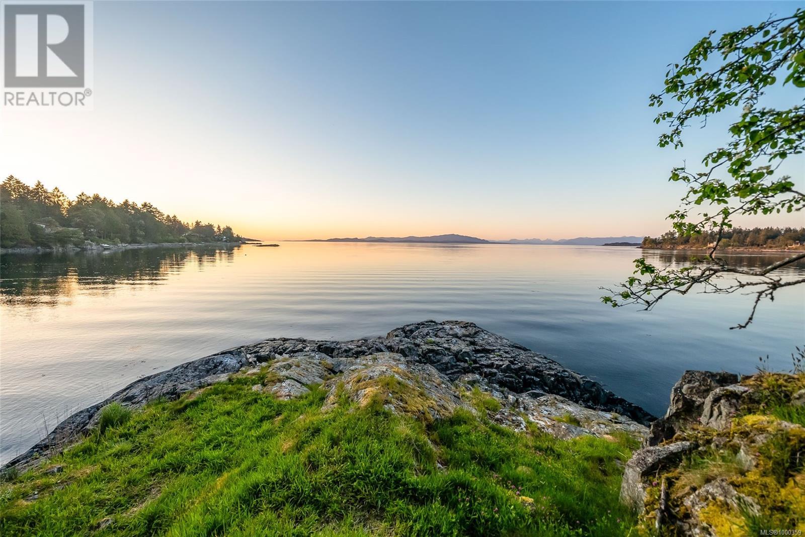 1555 Seacrest Rd, Nanoose Bay