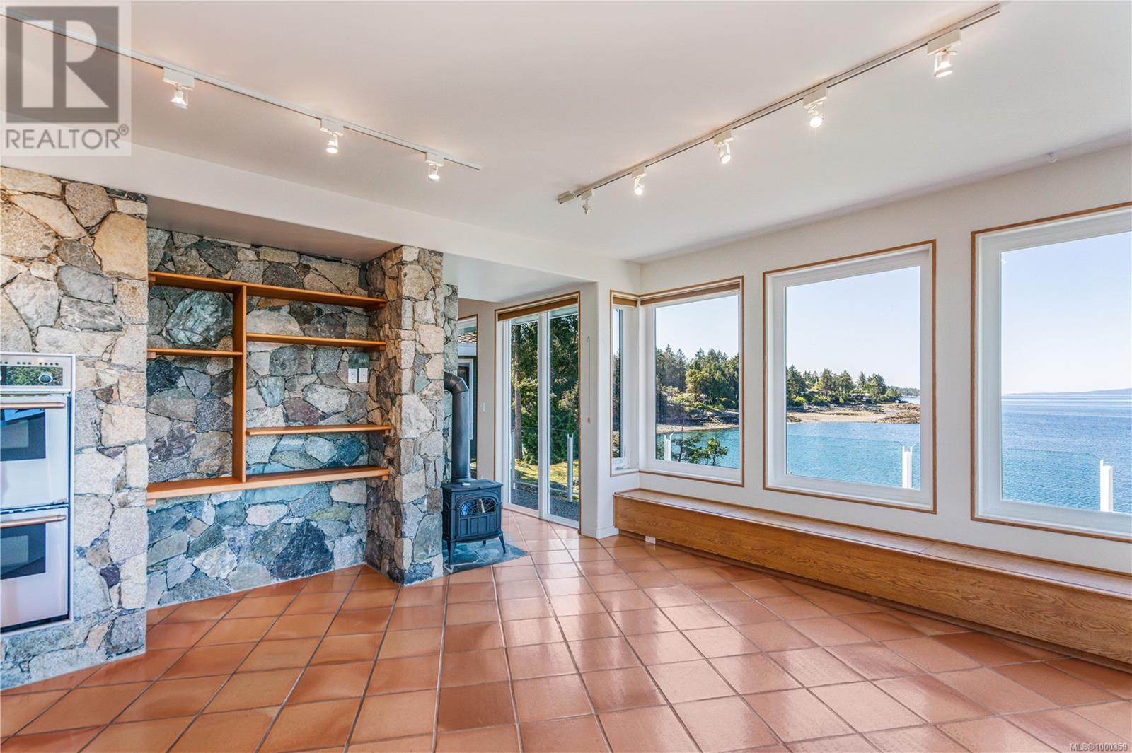 1555 Seacrest Rd, Nanoose Bay