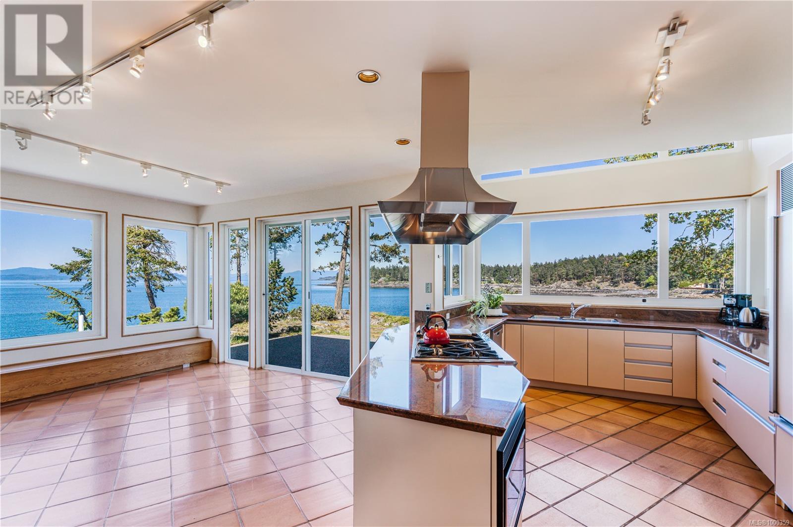 1555 Seacrest Rd, Nanoose Bay
