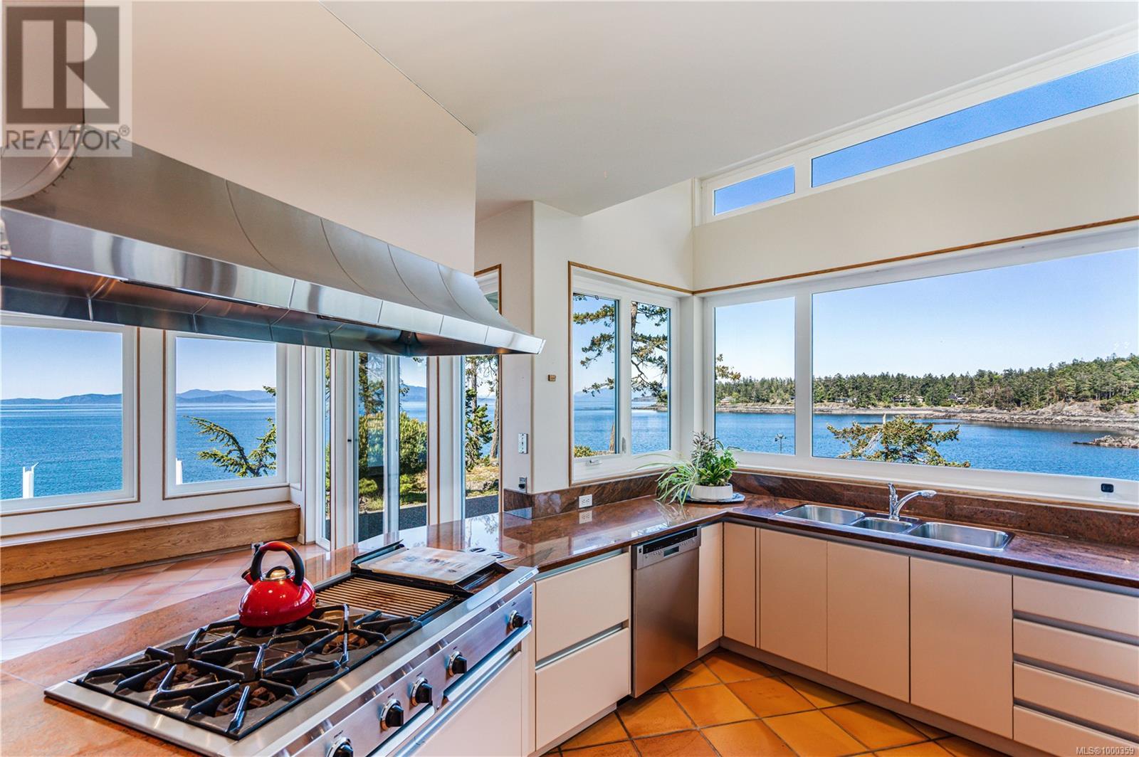1555 Seacrest Rd, Nanoose Bay
