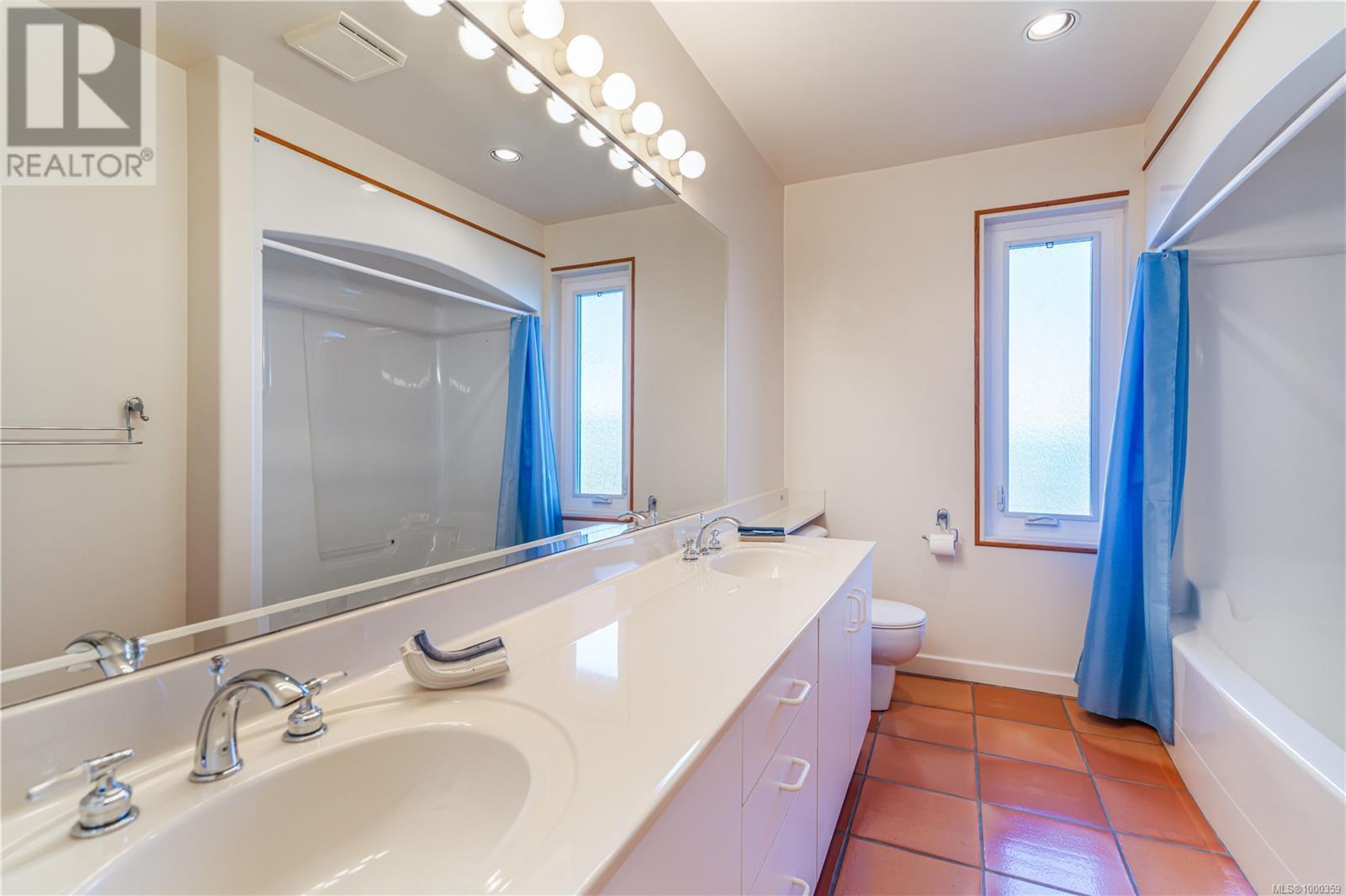 1555 Seacrest Rd, Nanoose Bay