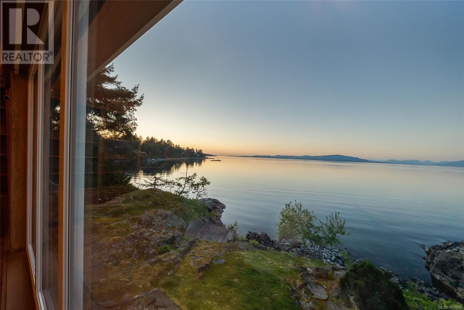 1555 Seacrest Rd, Nanoose Bay