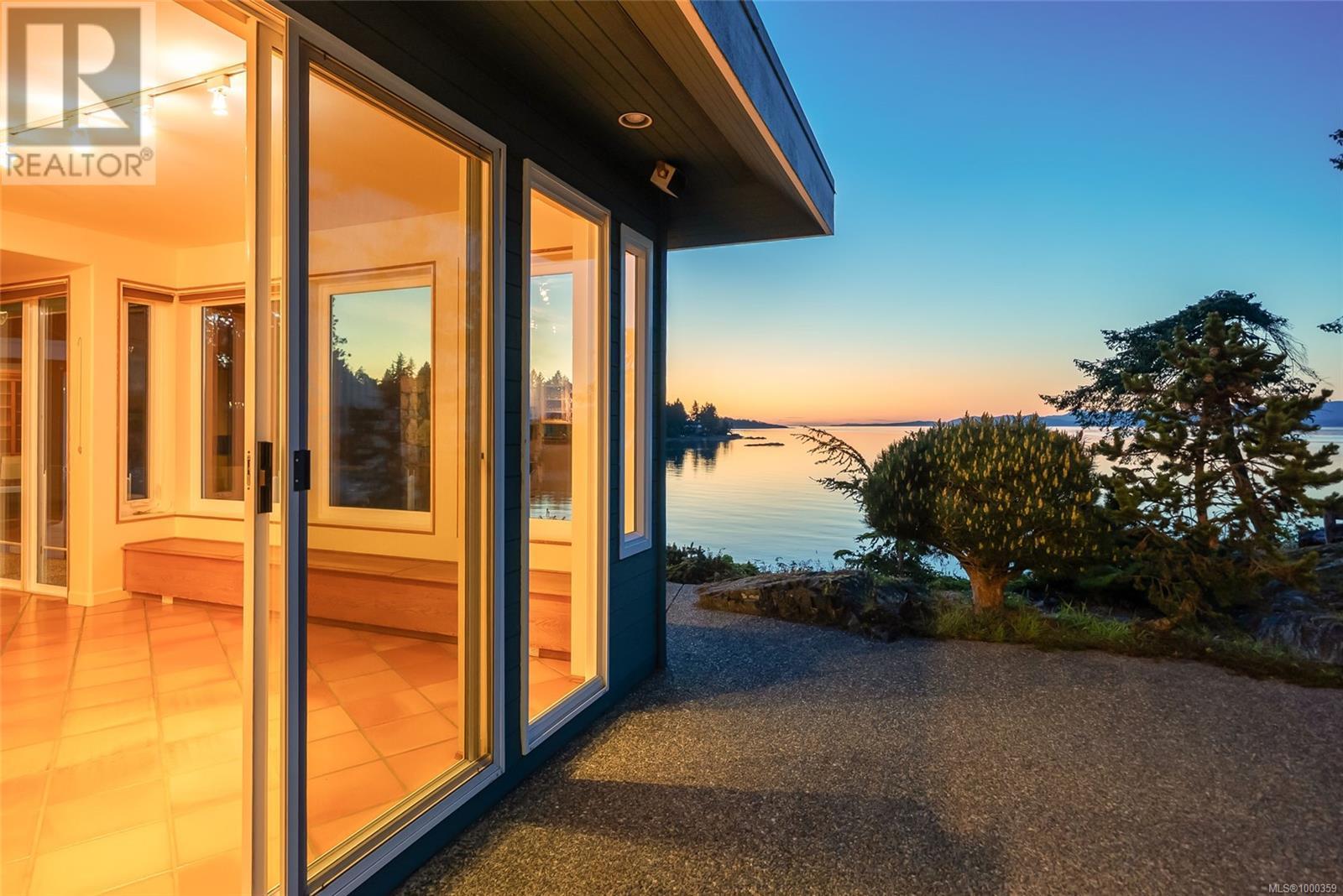 1555 Seacrest Rd, Nanoose Bay