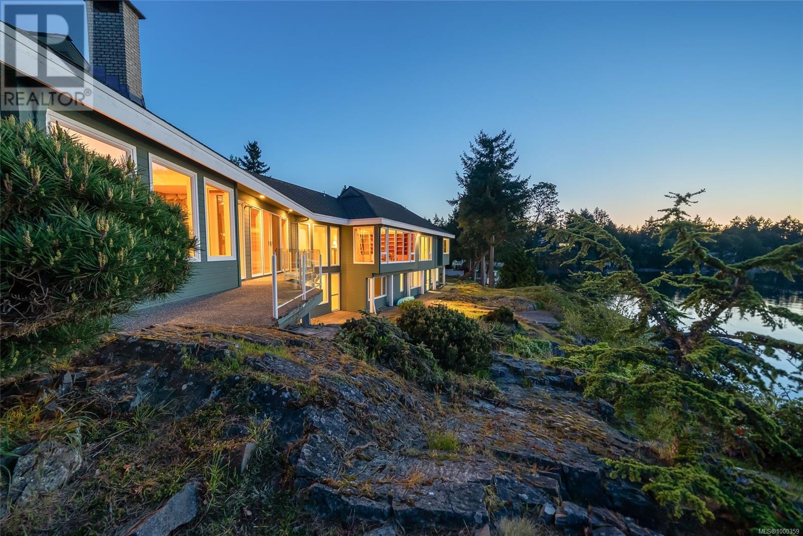 1555 Seacrest Rd, Nanoose Bay