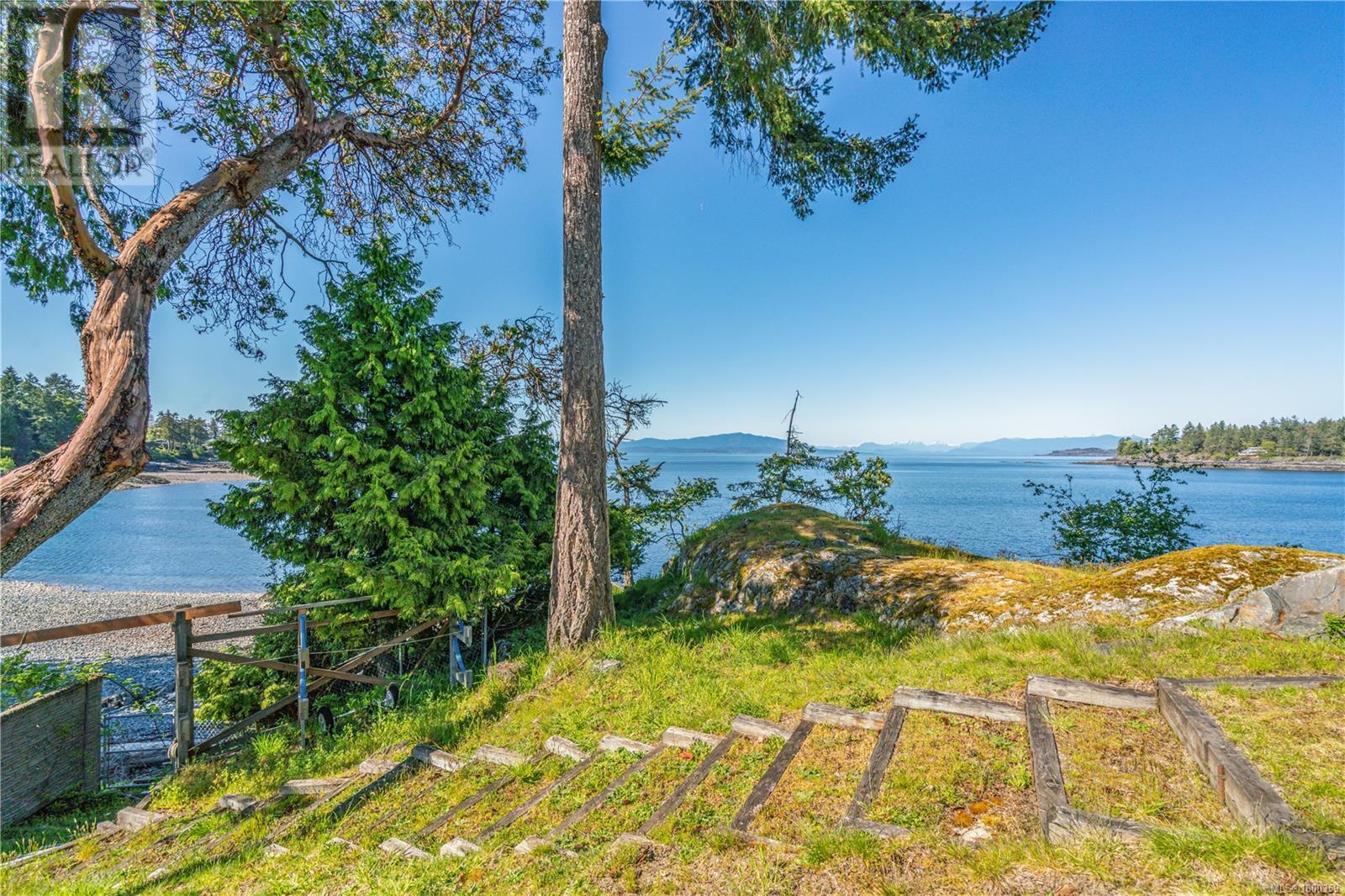 1555 Seacrest Rd, Nanoose Bay