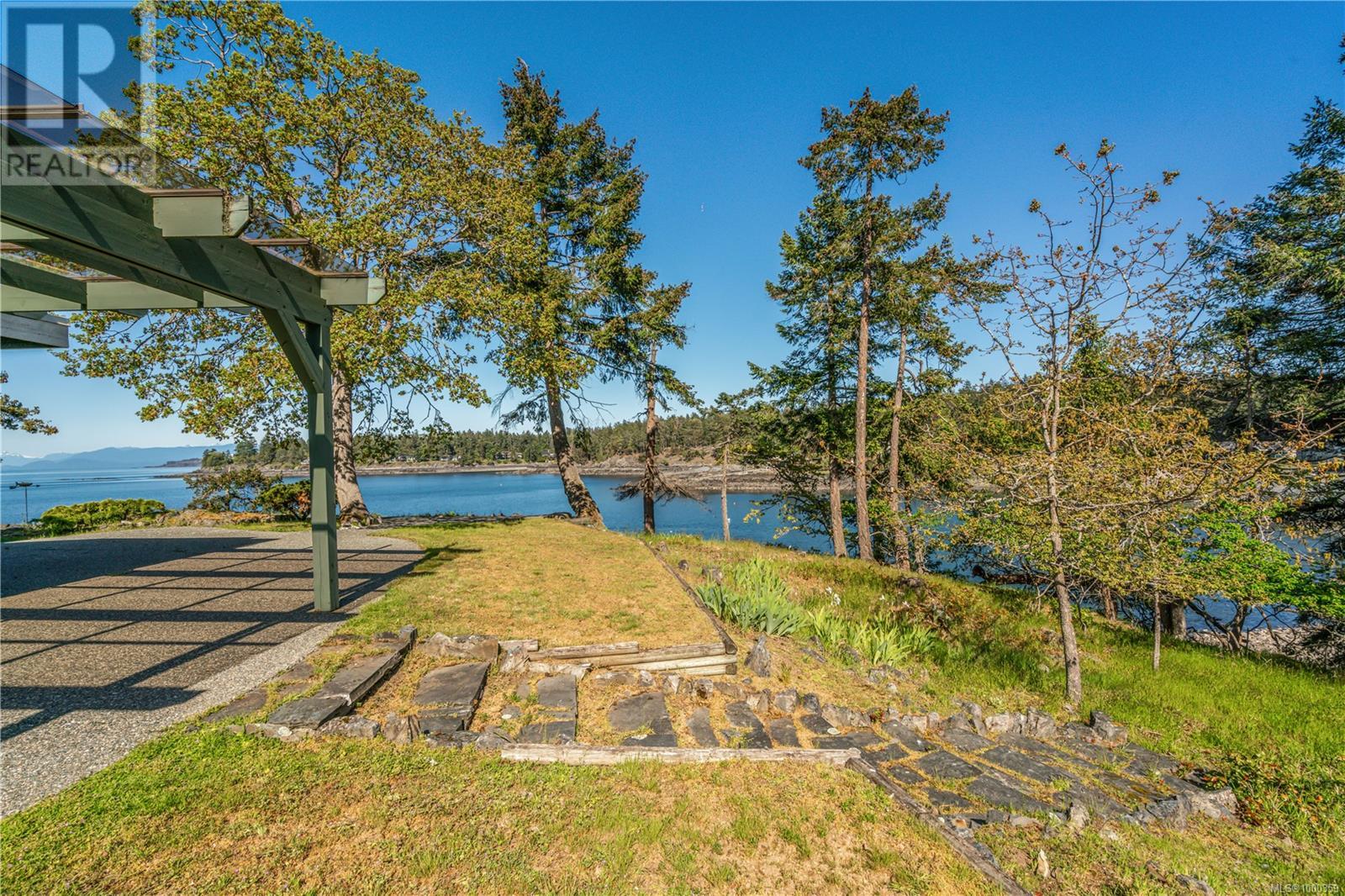 1555 Seacrest Rd, Nanoose Bay