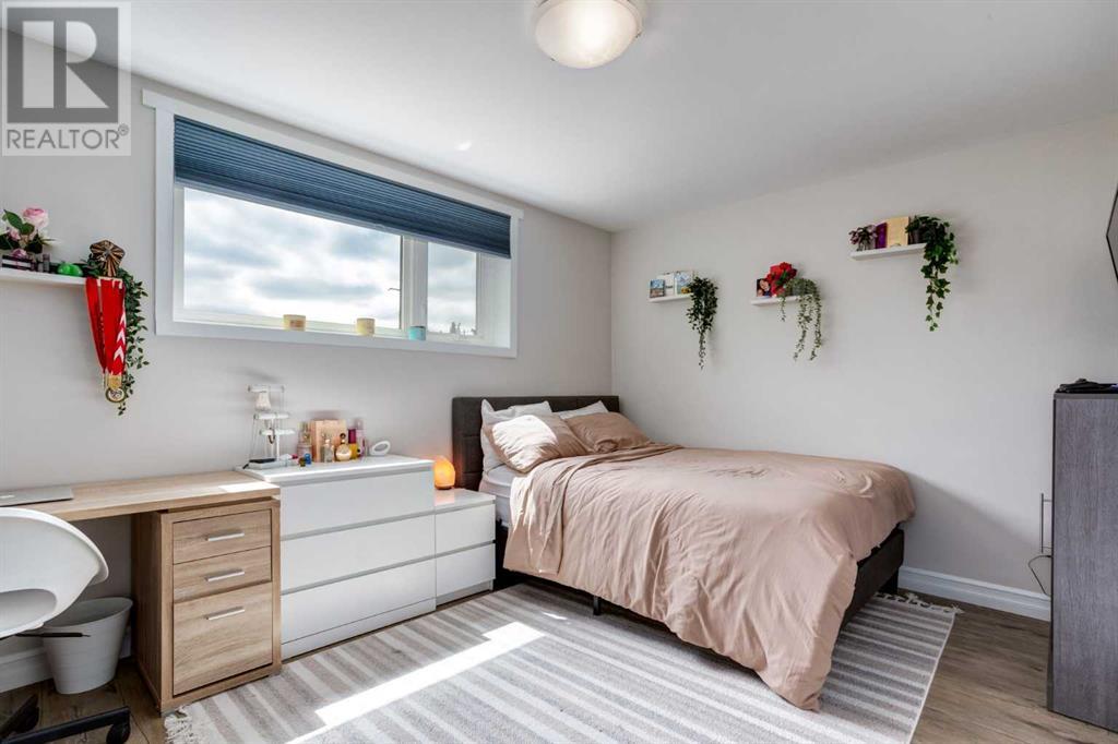 Single Family House 4 Level for Sale in   Avenue SW Rutland Park Calgary 