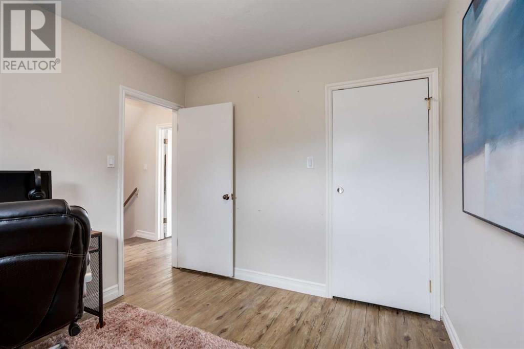 Single Family House 4 Level for Sale in   Avenue SW Rutland Park Calgary 