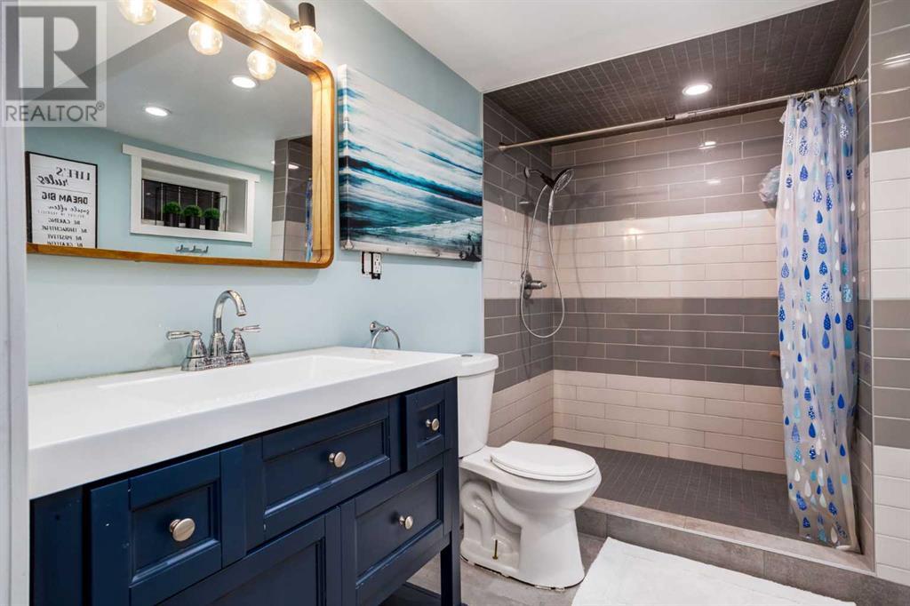 Single Family House 4 Level for Sale in   Avenue SW Rutland Park Calgary 