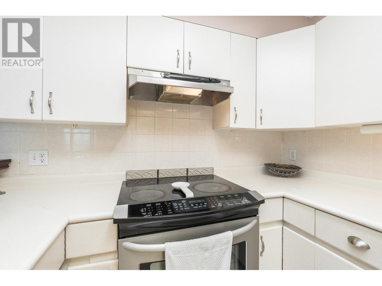 #330-7480 ST. ALBANS Road, Richmond
