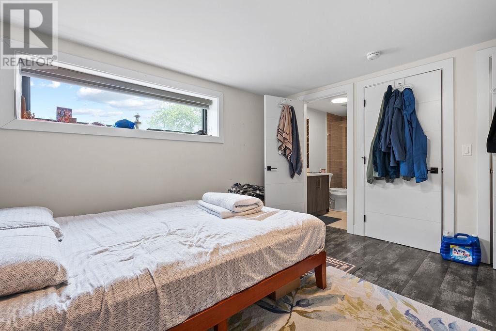 Photo 23 of 5811 Patrick Street, Burnaby BC