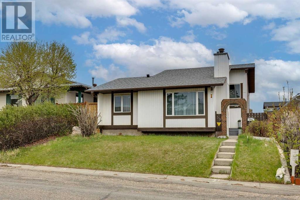 Single Family House 4 Level for Sale in  Bedridge Road NE Beddington Heights Calgary 