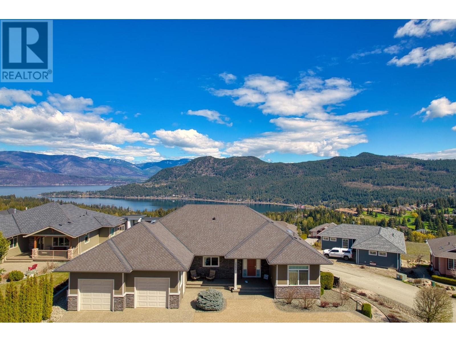  2582 St. Andrews Street, Blind Bay