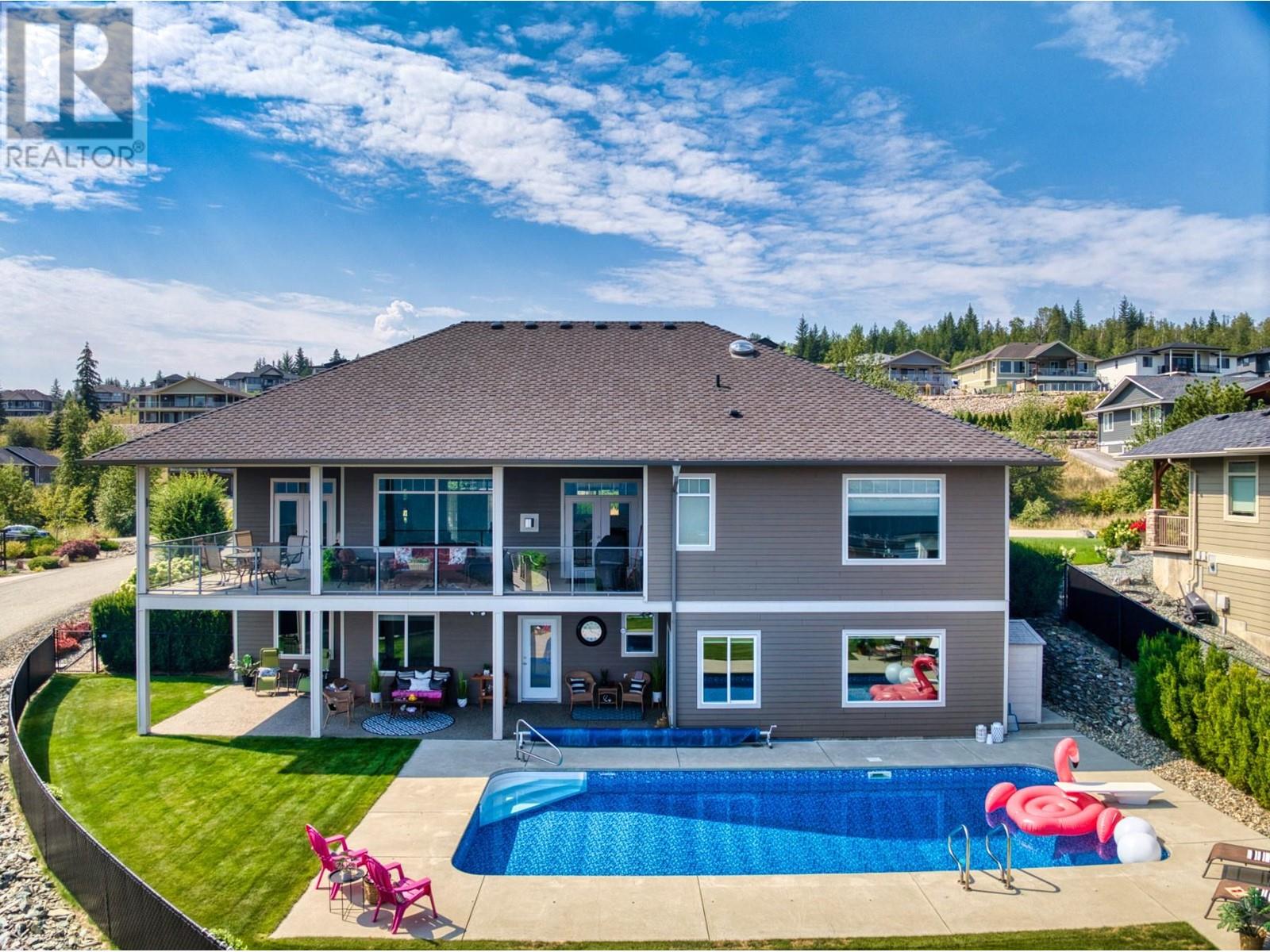  2582 St. Andrews Street, Blind Bay