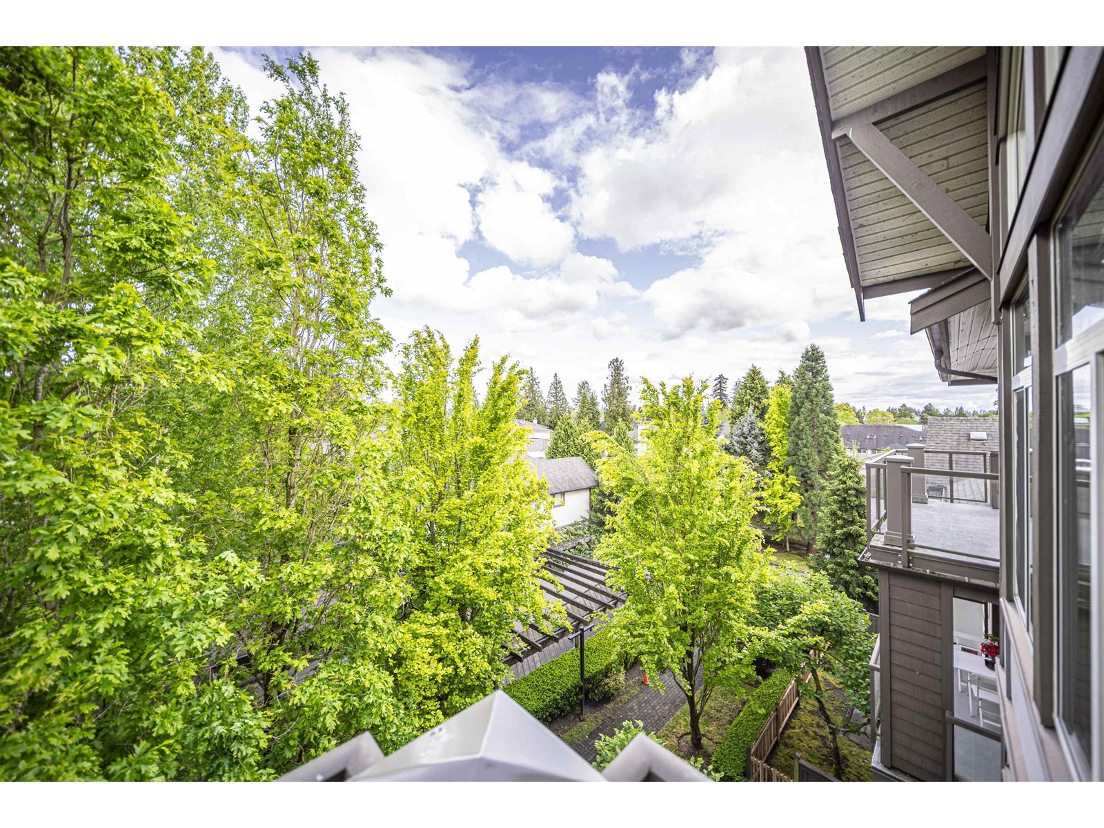 Photo 29 of 413 15322 101 Avenue, Surrey BC