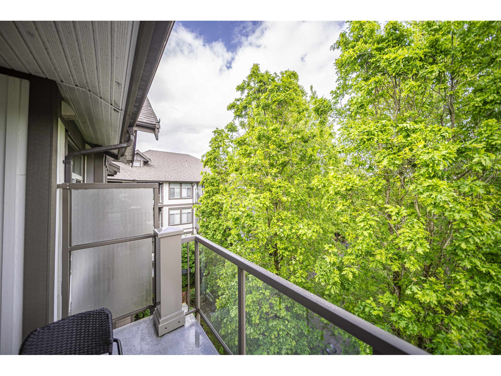 Photo 30 of 413 15322 101 Avenue, Surrey BC