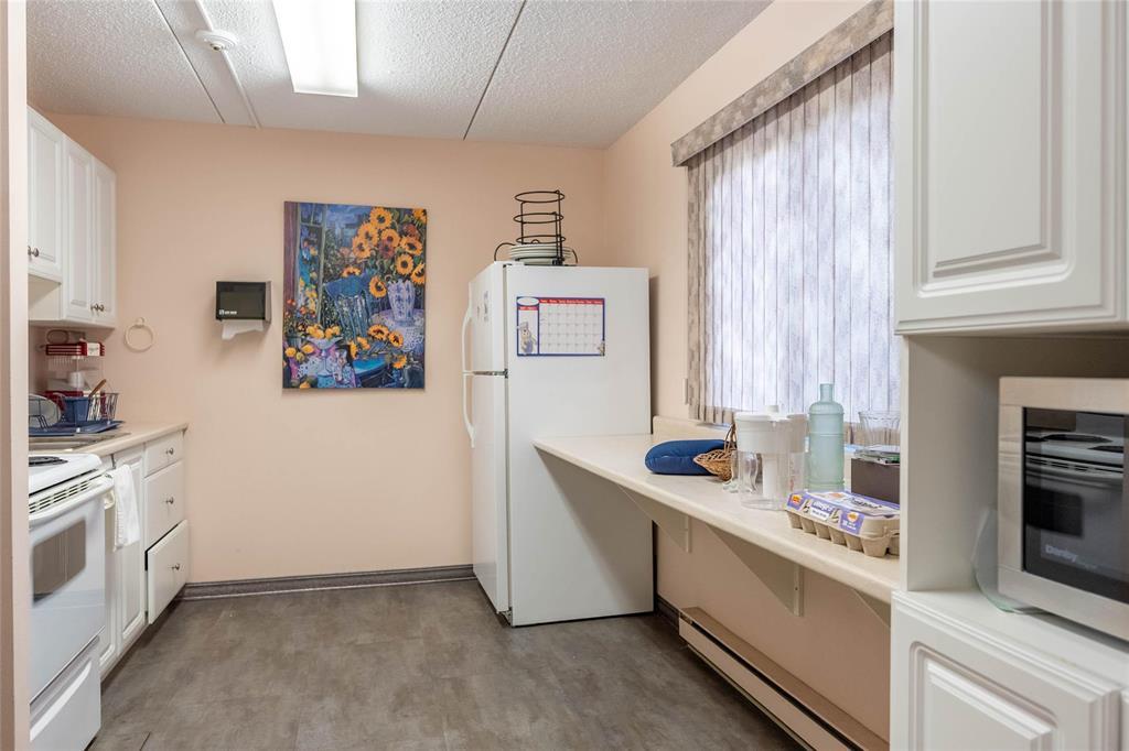 Photo 42 of 12 F 1975 Corydon Avenue, Winnipeg MB