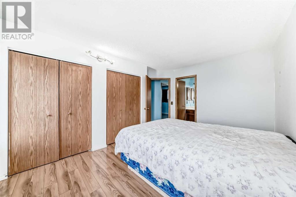 Single Family House for Sale in  Applewood Drive SE Applewood Park Calgary 
