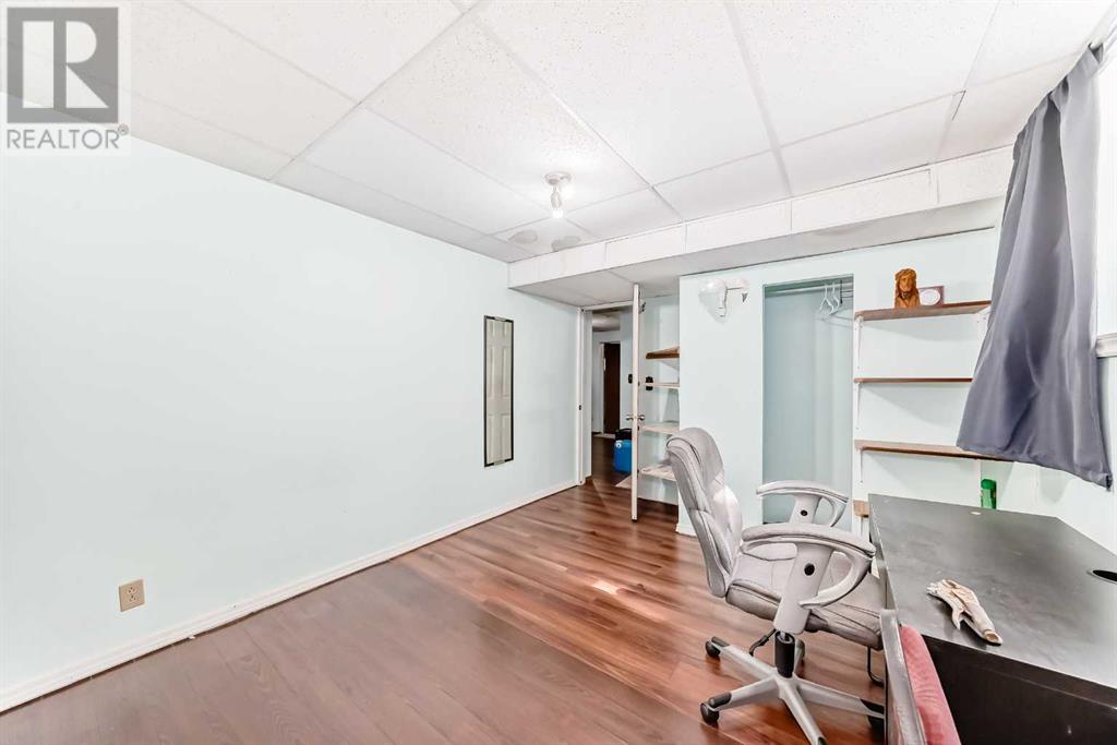 Single Family House for Sale in  Applewood Drive SE Applewood Park Calgary 